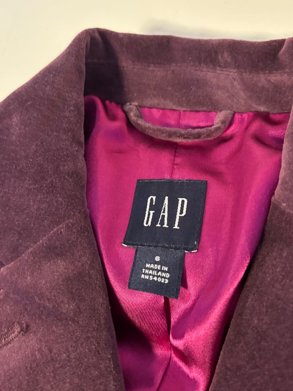 GAP Velvet Two Button Collared Business Blazer Jacket Dark Purple Womens Size 6 - Picture 3 of 3